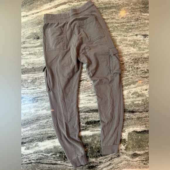 Alo Yoga Unwind Cargo Sweatpants Size Small - Picture 5 of 6